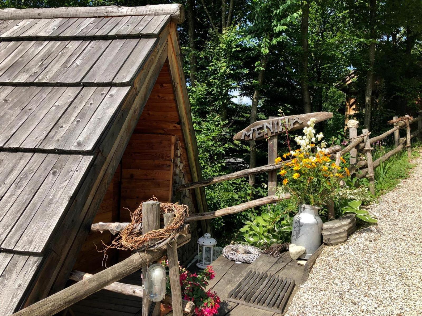 ホテル Glamping Savinja リュブノ エクステリア 写真