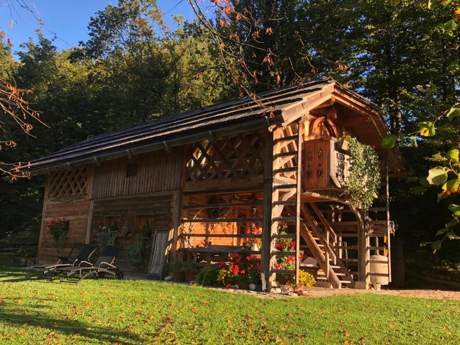 ホテル Glamping Savinja リュブノ エクステリア 写真